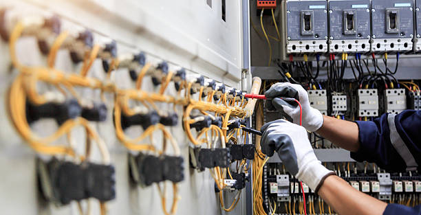 Professional Electrician technician working in Stayton, OR